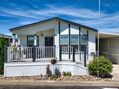 2505-9935 Jackson Avenue 126