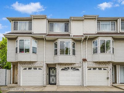33 Linda Ln