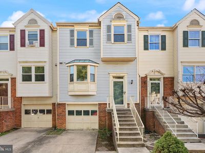 3733 Roxbury Ln