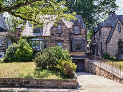 523 N Meadowcroft Ave