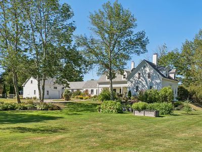 746 Middle Road