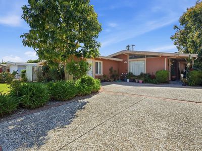 1191 Manzano Way