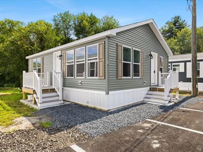 1540 Broadway Trailer 18