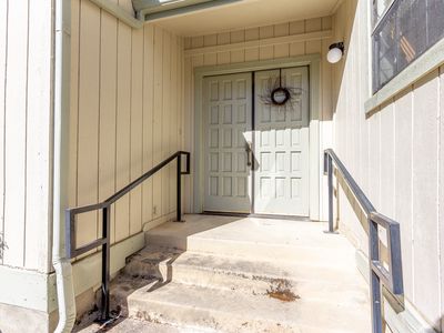 45425 Sierra Drive