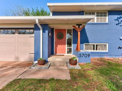 5709 N Warren Ave
