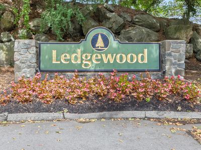 4 Ledgewood Way APT 21