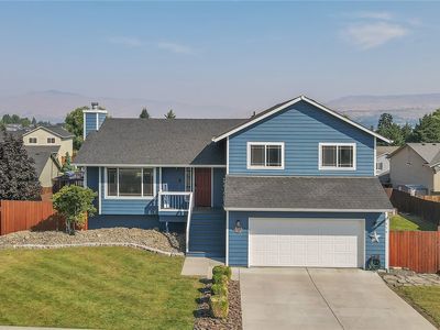 570 Saddle Rock Loop