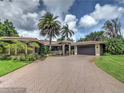 2425 Middle River Drive