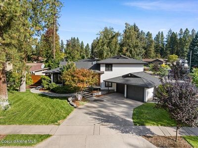 2201 W Canyon Dr