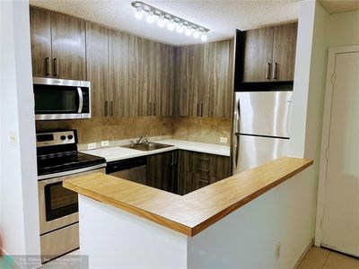 771 NE 199th St UNIT 105