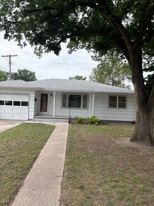 136 Kansas Ave