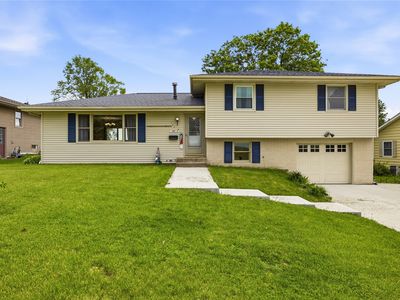 Property at 107 Parkview Dr, Tipton, IA
