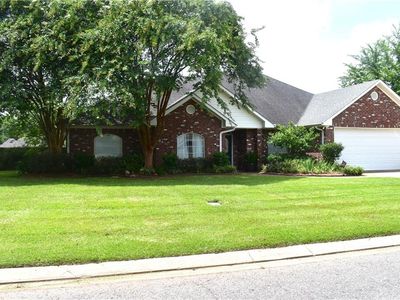 717 Saint Clair Ave