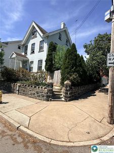 704 Pawnee St