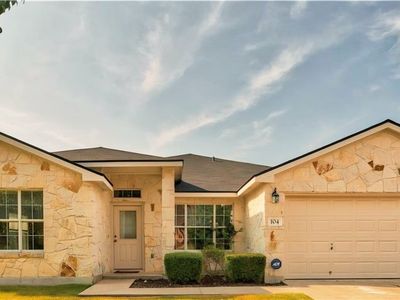 104 Lone Shadow Dr