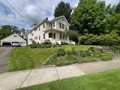 218 Riverside Dr