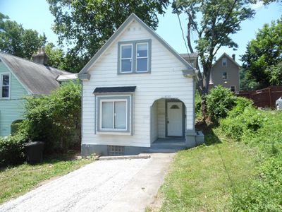 4747 Howard Ave