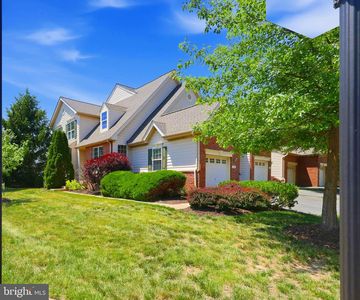 19617 Edgemont Sq
