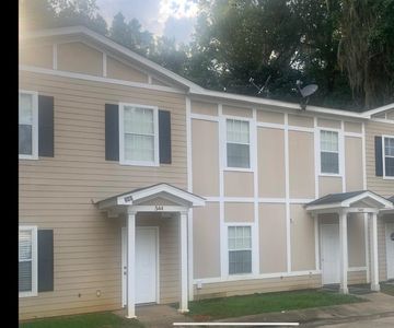 542 & 544 Collinsford Rd