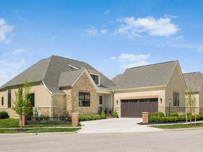 6743 Hamlet Ct