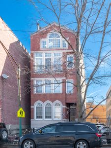 541 N Noble St APT 3