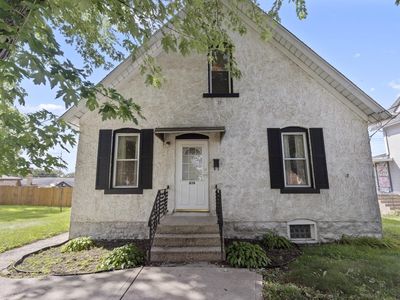 Property at 838 N 1st St, Rockford, IL