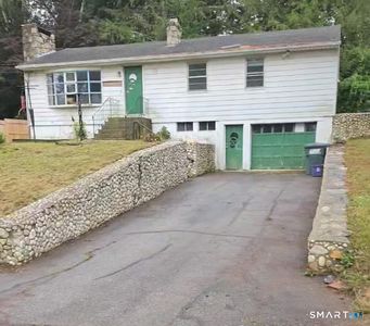 11 Sunset Avenue