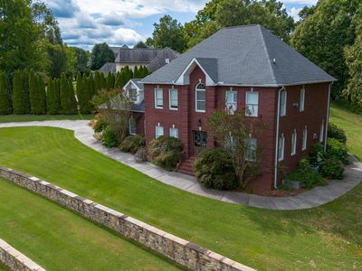 1124 Brentwood Way