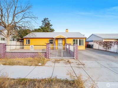 9848 Parkway Drive NE