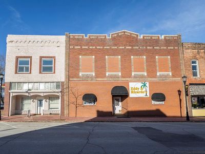 118 S Main St