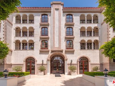 9249 Burton Way Unit 305