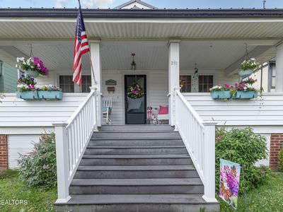 210 Walden Ave