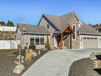 715 N 74th Avenue