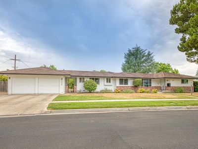 2828 E Fedora Ave