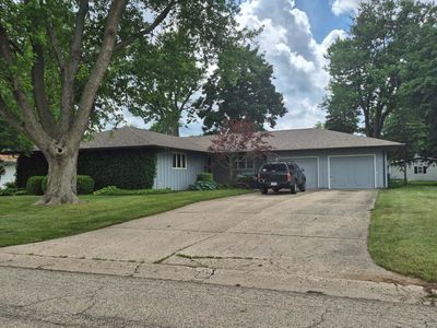 627 Shadycrest Dr