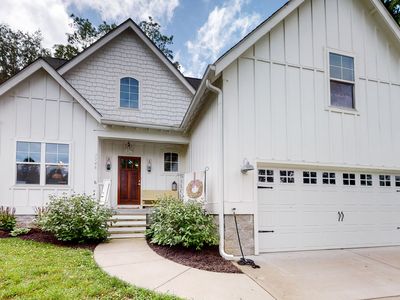 7146 Pepper Tree Cir