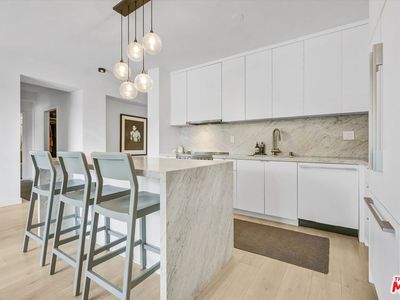 999 N Doheny Dr APT 312