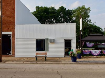 129 W Yoakum Ave