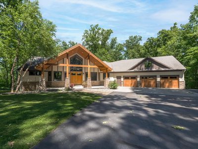 14295 Peninsula Dr