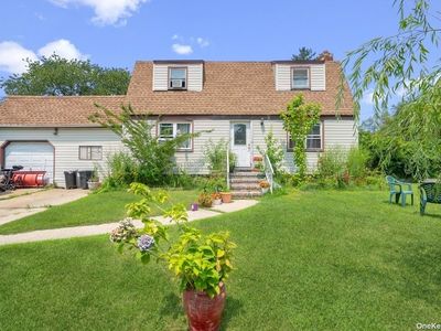 149 Garden City Avenue