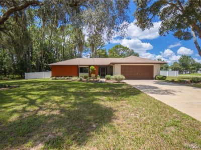 Property at 2250 W Huntington Dr, Beverly Hills, FL