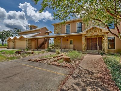 2316 Highway 159 E