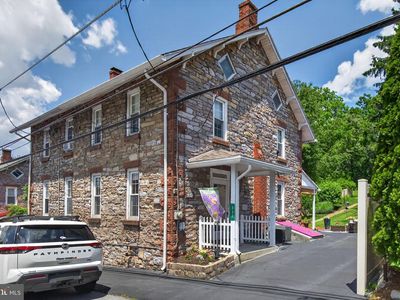 332 Boyd St