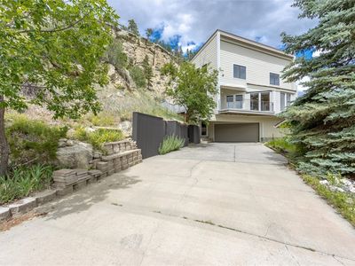 3339 38th St W