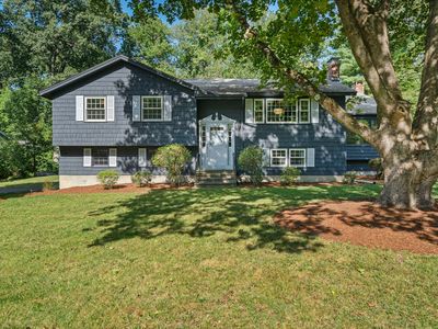 5 Cowdrey Ln