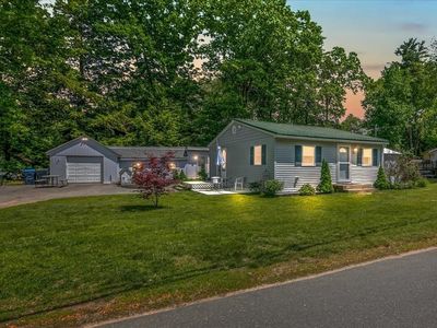 22 Collettes Grove Rd
