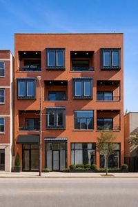 2212 W North Ave Unit 401