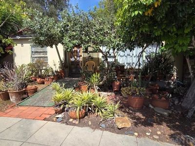2729 Teresita St