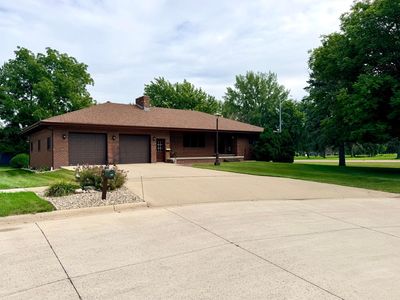 1604 Birchwood Pl
