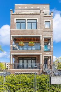 744 W Belmont Ave APT 1R